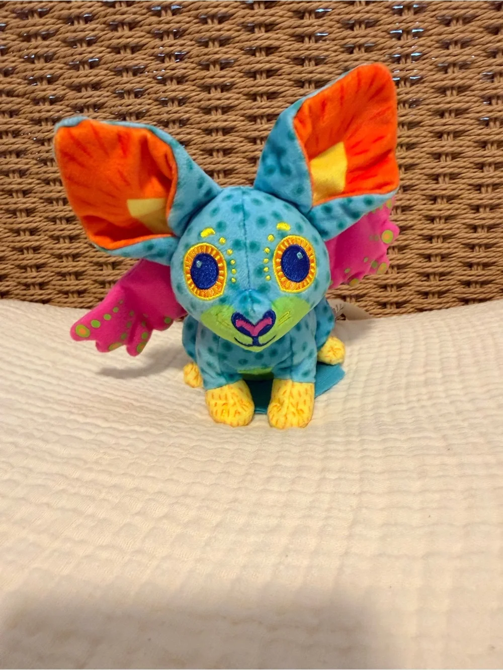 Disney parks flying creature shoulder pal plush